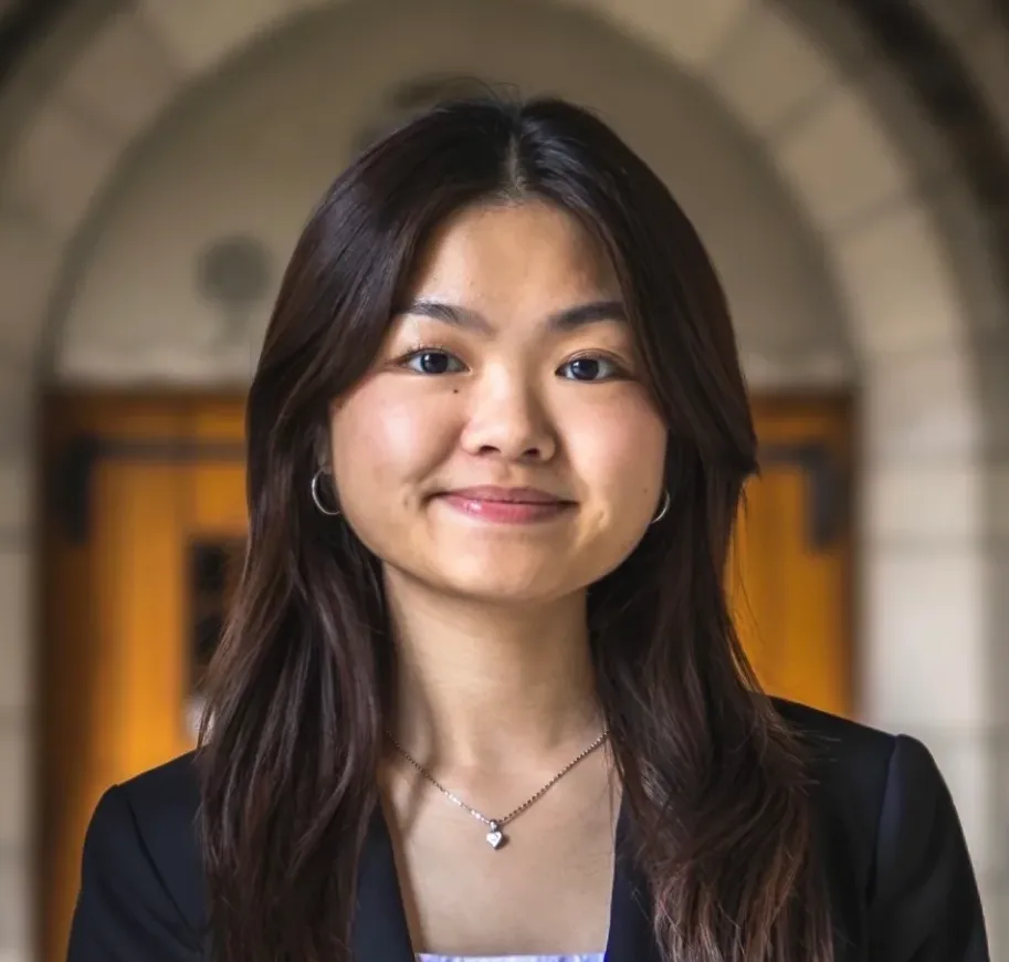 Chloe Loo headshot